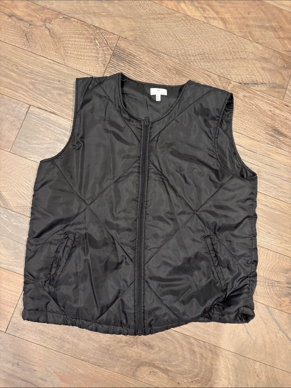 Socialite Women's Black Quilted Zip-Up Vest